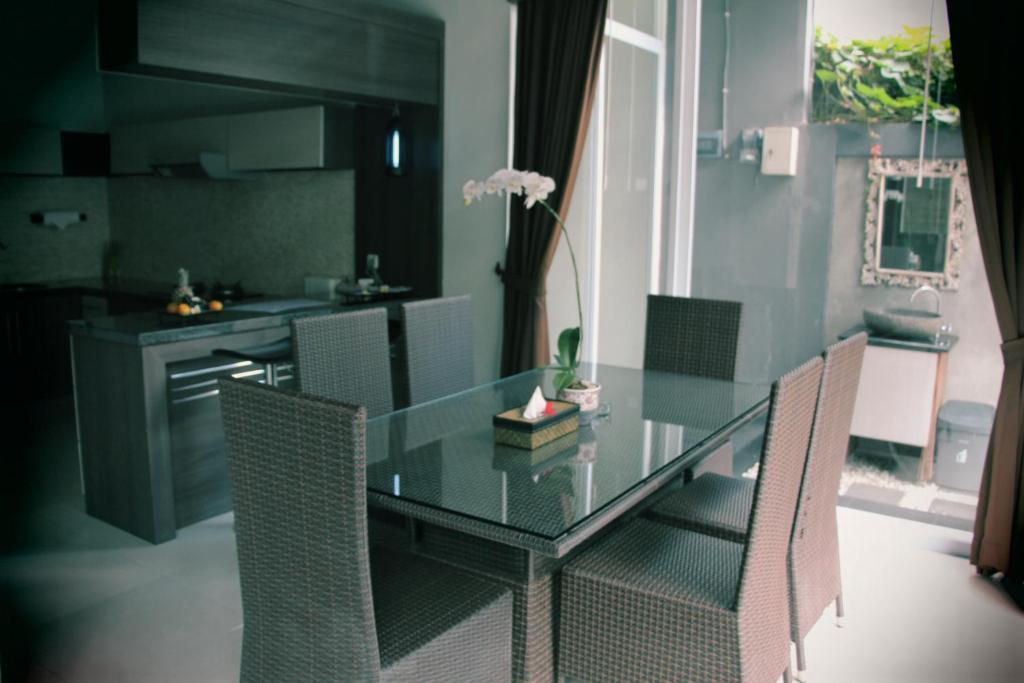 The Nakula Villas Kuta  Phòng bức ảnh
